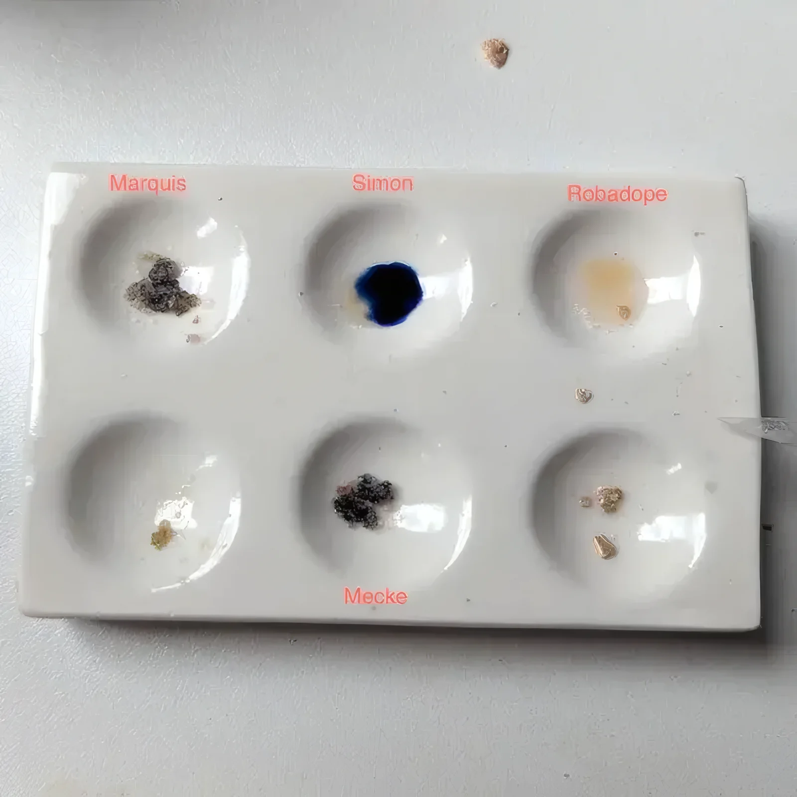 MDA vs MDMA: чим відрізняються і як їх розпізнати
