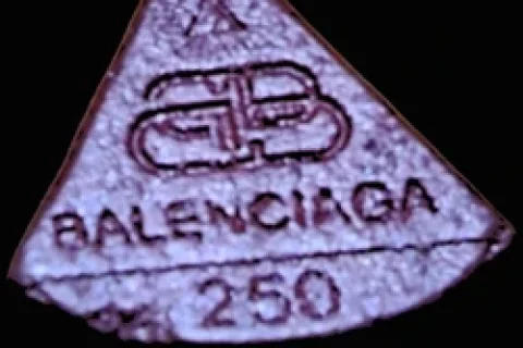 Таблетки Balenciaga